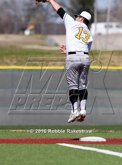 Thumbnail 2 in Crandall vs Gainesville photogallery.