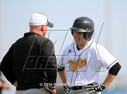 Thumbnail 1 in Crandall vs Gainesville photogallery.
