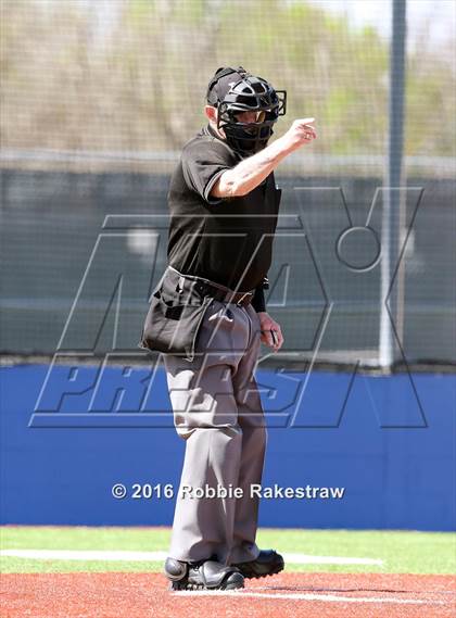 Thumbnail 1 in Crandall vs Gainesville photogallery.