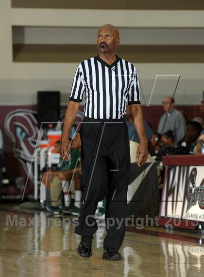Thumbnail 1 in Long Beach Poly vs. Westchester (MaxPreps Holiday Classic) photogallery.