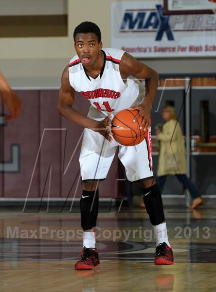 Thumbnail 3 in Long Beach Poly vs. Westchester (MaxPreps Holiday Classic) photogallery.