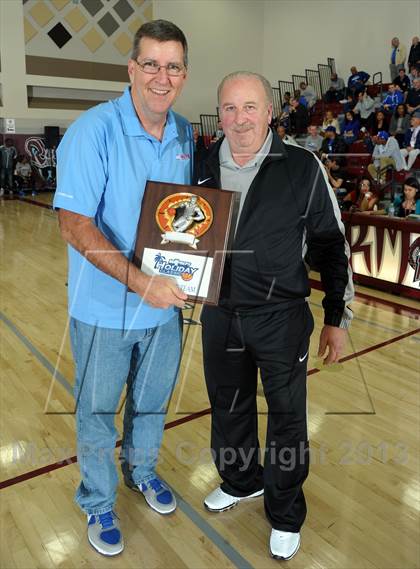 Thumbnail 1 in Long Beach Poly vs. Westchester (MaxPreps Holiday Classic) photogallery.