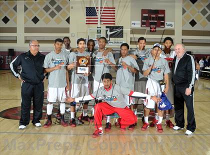 Thumbnail 2 in Long Beach Poly vs. Westchester (MaxPreps Holiday Classic) photogallery.