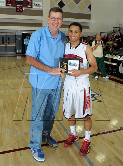 Thumbnail 3 in Long Beach Poly vs. Westchester (MaxPreps Holiday Classic) photogallery.