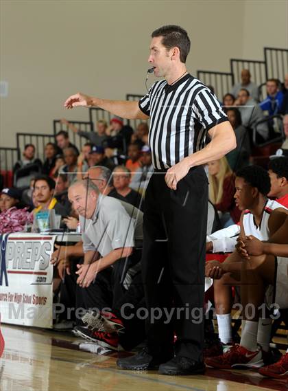 Thumbnail 3 in Long Beach Poly vs. Westchester (MaxPreps Holiday Classic) photogallery.