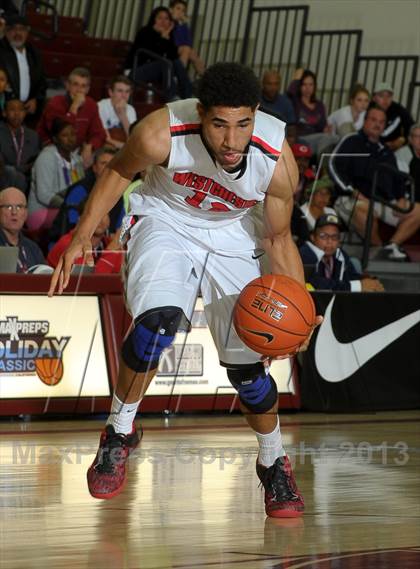 Thumbnail 2 in Long Beach Poly vs. Westchester (MaxPreps Holiday Classic) photogallery.