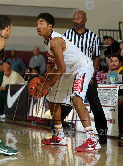 Thumbnail 3 in Long Beach Poly vs. Westchester (MaxPreps Holiday Classic) photogallery.