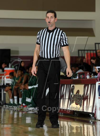 Thumbnail 2 in Long Beach Poly vs. Westchester (MaxPreps Holiday Classic) photogallery.