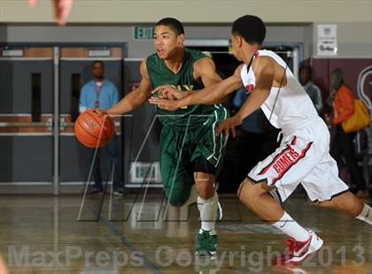 Thumbnail 3 in Long Beach Poly vs. Westchester (MaxPreps Holiday Classic) photogallery.