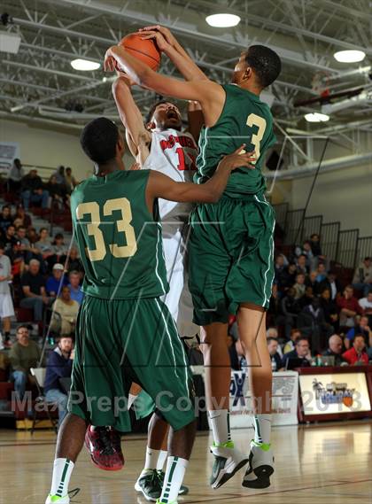 Thumbnail 3 in Long Beach Poly vs. Westchester (MaxPreps Holiday Classic) photogallery.