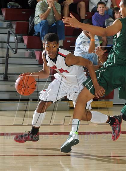 Thumbnail 1 in Long Beach Poly vs. Westchester (MaxPreps Holiday Classic) photogallery.