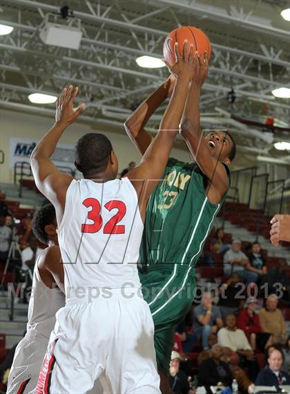 Thumbnail 2 in Long Beach Poly vs. Westchester (MaxPreps Holiday Classic) photogallery.