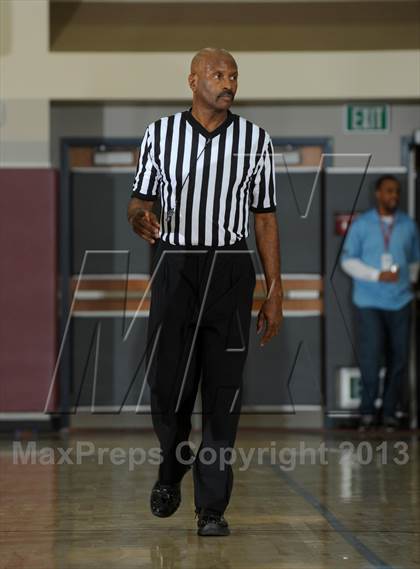 Thumbnail 1 in Long Beach Poly vs. Westchester (MaxPreps Holiday Classic) photogallery.