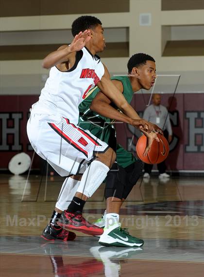 Thumbnail 1 in Long Beach Poly vs. Westchester (MaxPreps Holiday Classic) photogallery.