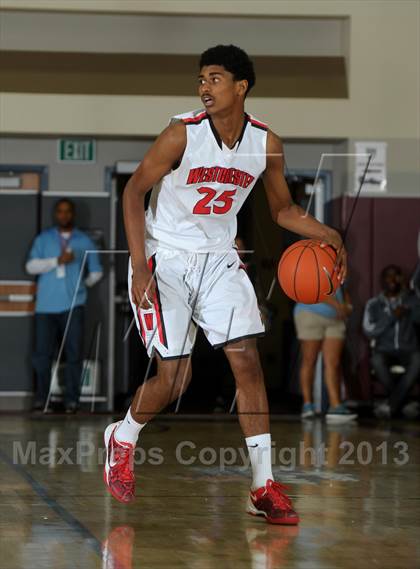 Thumbnail 2 in Long Beach Poly vs. Westchester (MaxPreps Holiday Classic) photogallery.