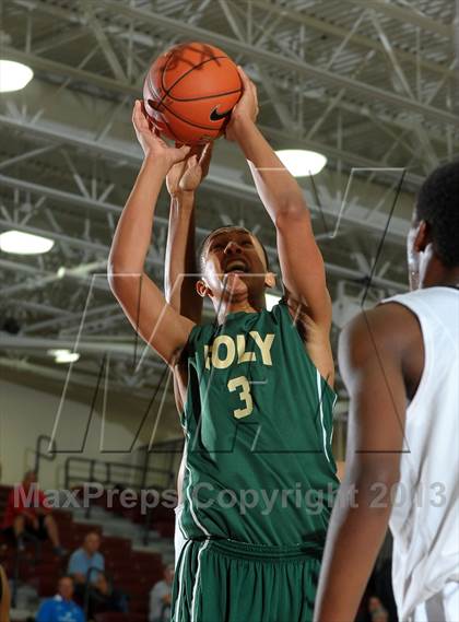 Thumbnail 1 in Long Beach Poly vs. Westchester (MaxPreps Holiday Classic) photogallery.
