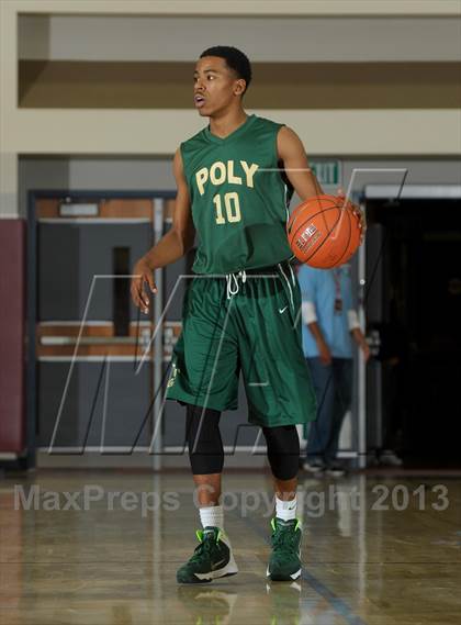 Thumbnail 1 in Long Beach Poly vs. Westchester (MaxPreps Holiday Classic) photogallery.