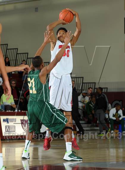 Thumbnail 3 in Long Beach Poly vs. Westchester (MaxPreps Holiday Classic) photogallery.