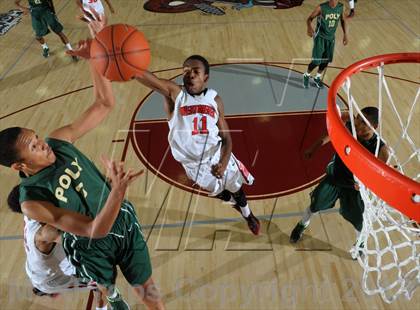 Thumbnail 2 in Long Beach Poly vs. Westchester (MaxPreps Holiday Classic) photogallery.
