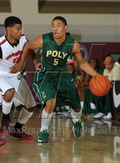 Thumbnail 1 in Long Beach Poly vs. Westchester (MaxPreps Holiday Classic) photogallery.