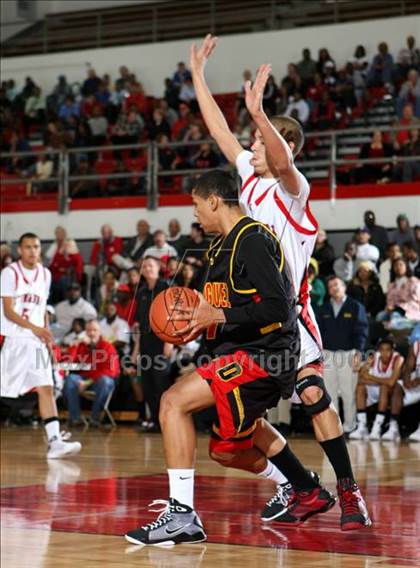 Thumbnail 3 in Dominguez vs. Etiwanda (Pangos Dream Classic) photogallery.