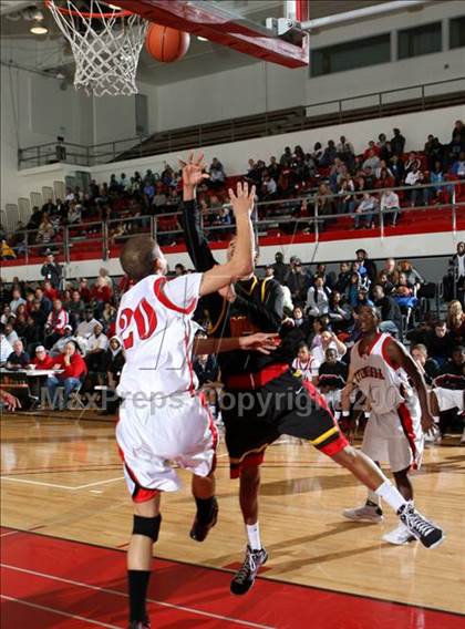 Thumbnail 1 in Dominguez vs. Etiwanda (Pangos Dream Classic) photogallery.