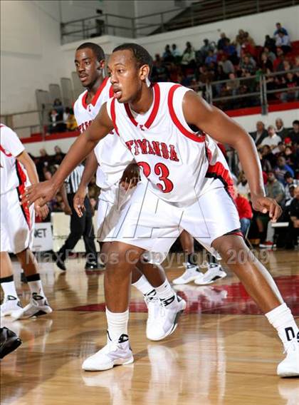 Thumbnail 2 in Dominguez vs. Etiwanda (Pangos Dream Classic) photogallery.
