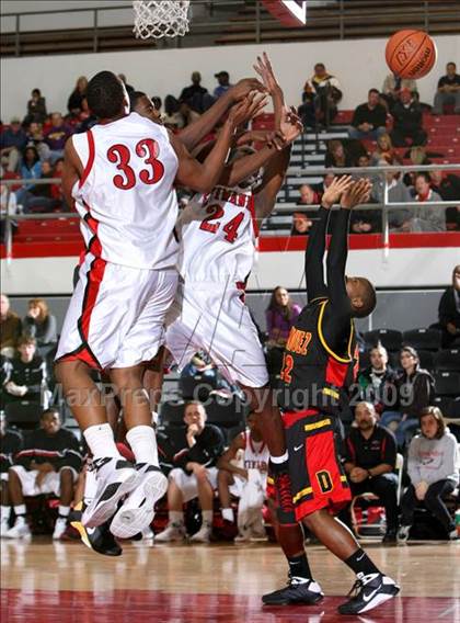 Thumbnail 2 in Dominguez vs. Etiwanda (Pangos Dream Classic) photogallery.