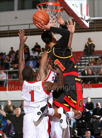 Thumbnail 1 in Dominguez vs. Etiwanda (Pangos Dream Classic) photogallery.