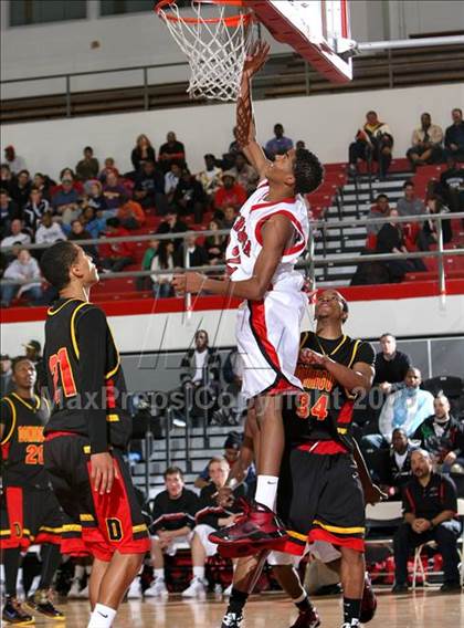 Thumbnail 2 in Dominguez vs. Etiwanda (Pangos Dream Classic) photogallery.