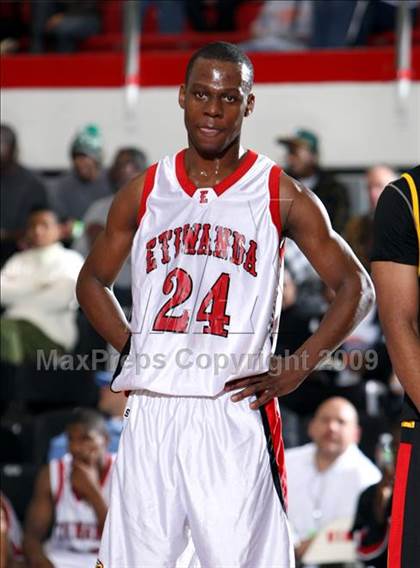 Thumbnail 3 in Dominguez vs. Etiwanda (Pangos Dream Classic) photogallery.