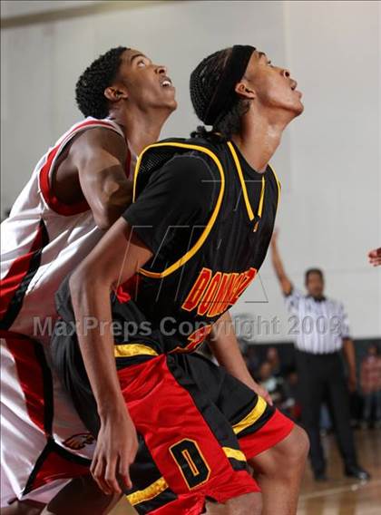Thumbnail 3 in Dominguez vs. Etiwanda (Pangos Dream Classic) photogallery.