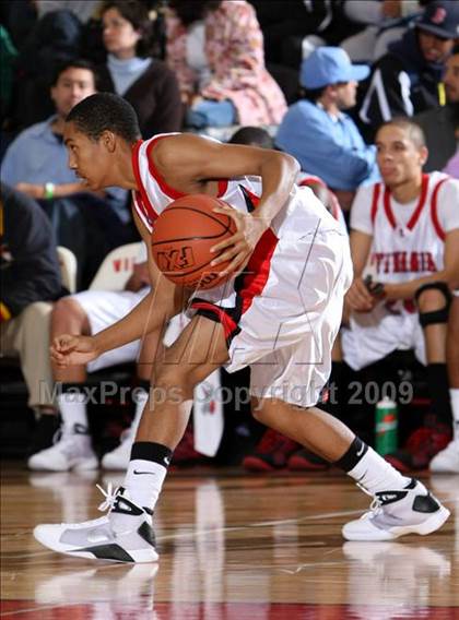 Thumbnail 1 in Dominguez vs. Etiwanda (Pangos Dream Classic) photogallery.