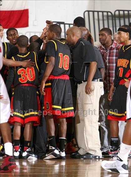 Thumbnail 2 in Dominguez vs. Etiwanda (Pangos Dream Classic) photogallery.