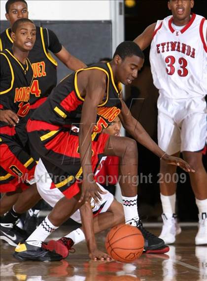 Thumbnail 1 in Dominguez vs. Etiwanda (Pangos Dream Classic) photogallery.