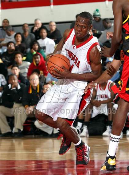 Thumbnail 3 in Dominguez vs. Etiwanda (Pangos Dream Classic) photogallery.