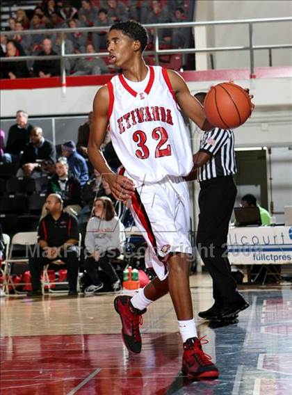 Thumbnail 1 in Dominguez vs. Etiwanda (Pangos Dream Classic) photogallery.