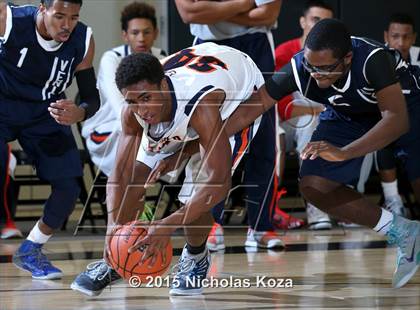 Thumbnail 2 in Chatsworth vs. Venice (D1 Bound So Cal Christmas Classic) photogallery.