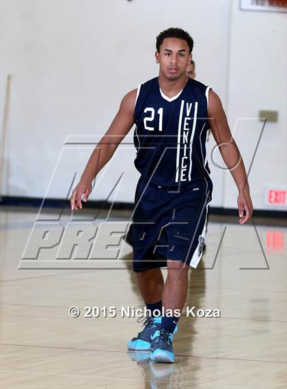 Thumbnail 2 in Chatsworth vs. Venice (D1 Bound So Cal Christmas Classic) photogallery.