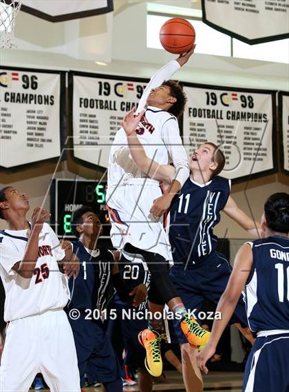 Thumbnail 2 in Chatsworth vs. Venice (D1 Bound So Cal Christmas Classic) photogallery.