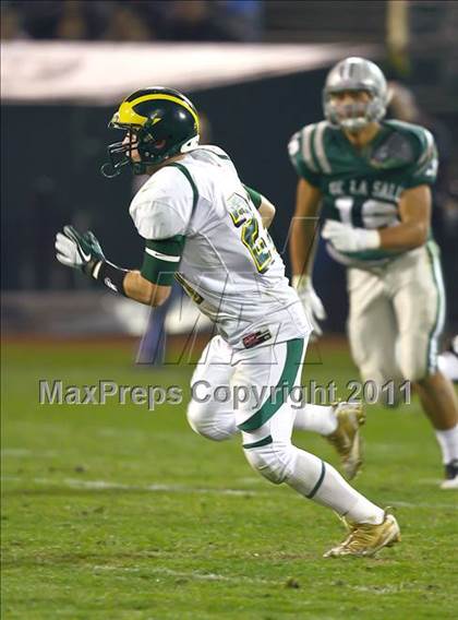 Thumbnail 2 in De La Salle vs San Ramon Valley (CIF NCS D1 Final)  photogallery.