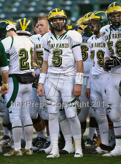 Thumbnail 2 in De La Salle vs San Ramon Valley (CIF NCS D1 Final)  photogallery.
