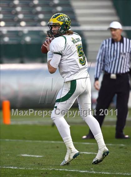 Thumbnail 2 in De La Salle vs San Ramon Valley (CIF NCS D1 Final)  photogallery.