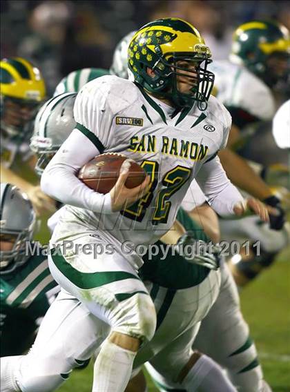 Thumbnail 3 in De La Salle vs San Ramon Valley (CIF NCS D1 Final)  photogallery.
