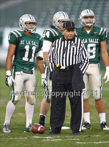 Thumbnail 3 in De La Salle vs San Ramon Valley (CIF NCS D1 Final)  photogallery.