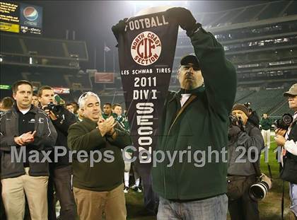 Thumbnail 3 in De La Salle vs San Ramon Valley (CIF NCS D1 Final)  photogallery.