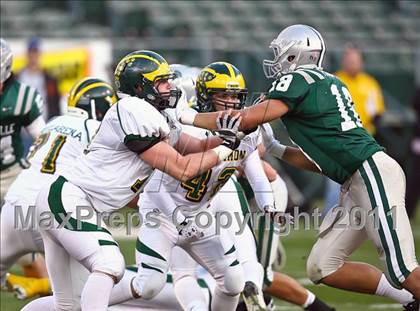 Thumbnail 2 in De La Salle vs San Ramon Valley (CIF NCS D1 Final)  photogallery.