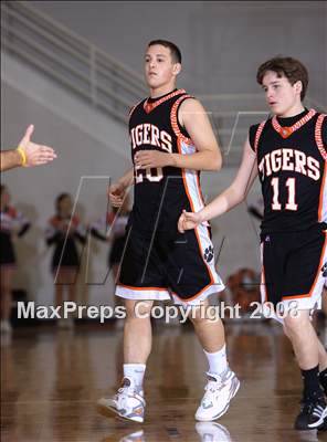 Thumbnail 1 in South Hadley vs Longmeadow (Spalding Hoophall Classic) photogallery.