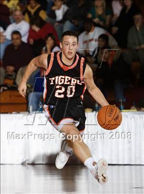 Thumbnail 1 in South Hadley vs Longmeadow (Spalding Hoophall Classic) photogallery.