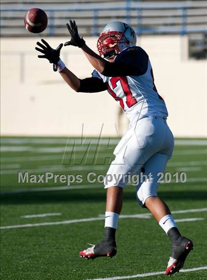 Thumbnail 2 in Charlie Wedemeyer All-Star Game photogallery.